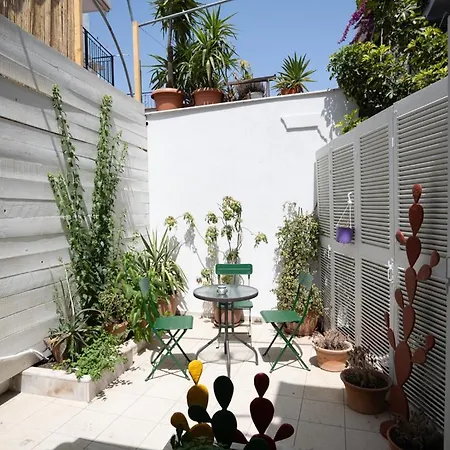 Mondrian Гостевой дом Скиатос