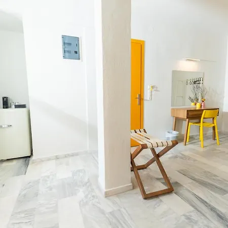 Mondrian 3* スキアトスタウン