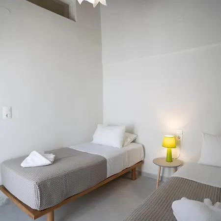 ゲストハウス Mondrian