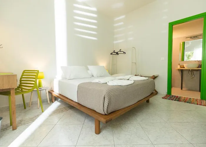 Mondrian Guest house