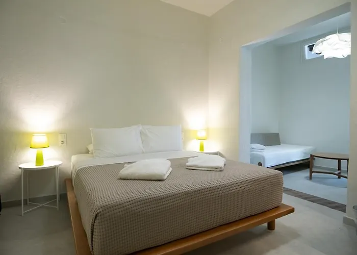 Mondrian 3* Skiathos Town